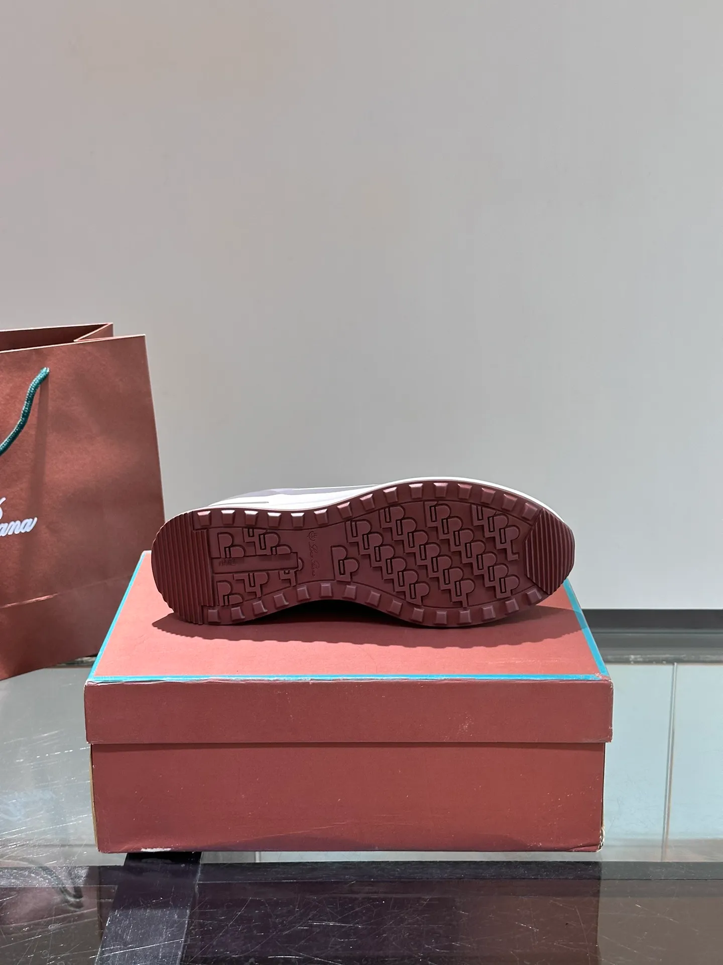 Factory price: 540💰Loro men's shoes💰iana niche Loro classic jogging shoes, men's lace-up casual shoes and sneakers, high-quality lightweight and comfortable fabrics, suitable for outdoor leisure, the color scheme is young and energetic, and it looks great with sportswear or casual suits! Size: 39-45 (46 customized)